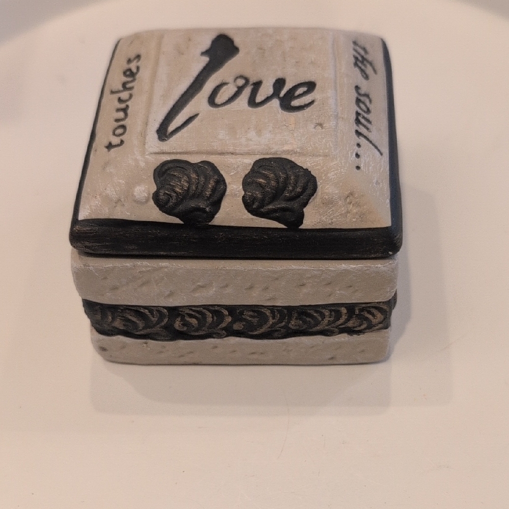 Decorative Love Box - Picture 2 of 7